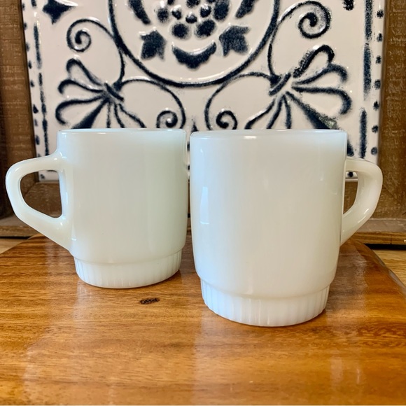 2~Anchor Hocking FireKing Milk Glass white Vintage Coffee Cup Ovenproof D Handle - Picture 3 of 9